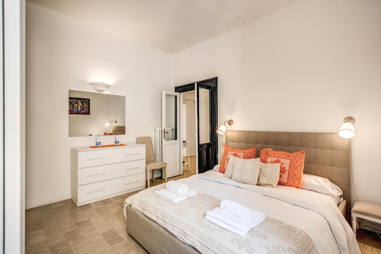 Colonna - Via Del Corso Big Apartment Rom